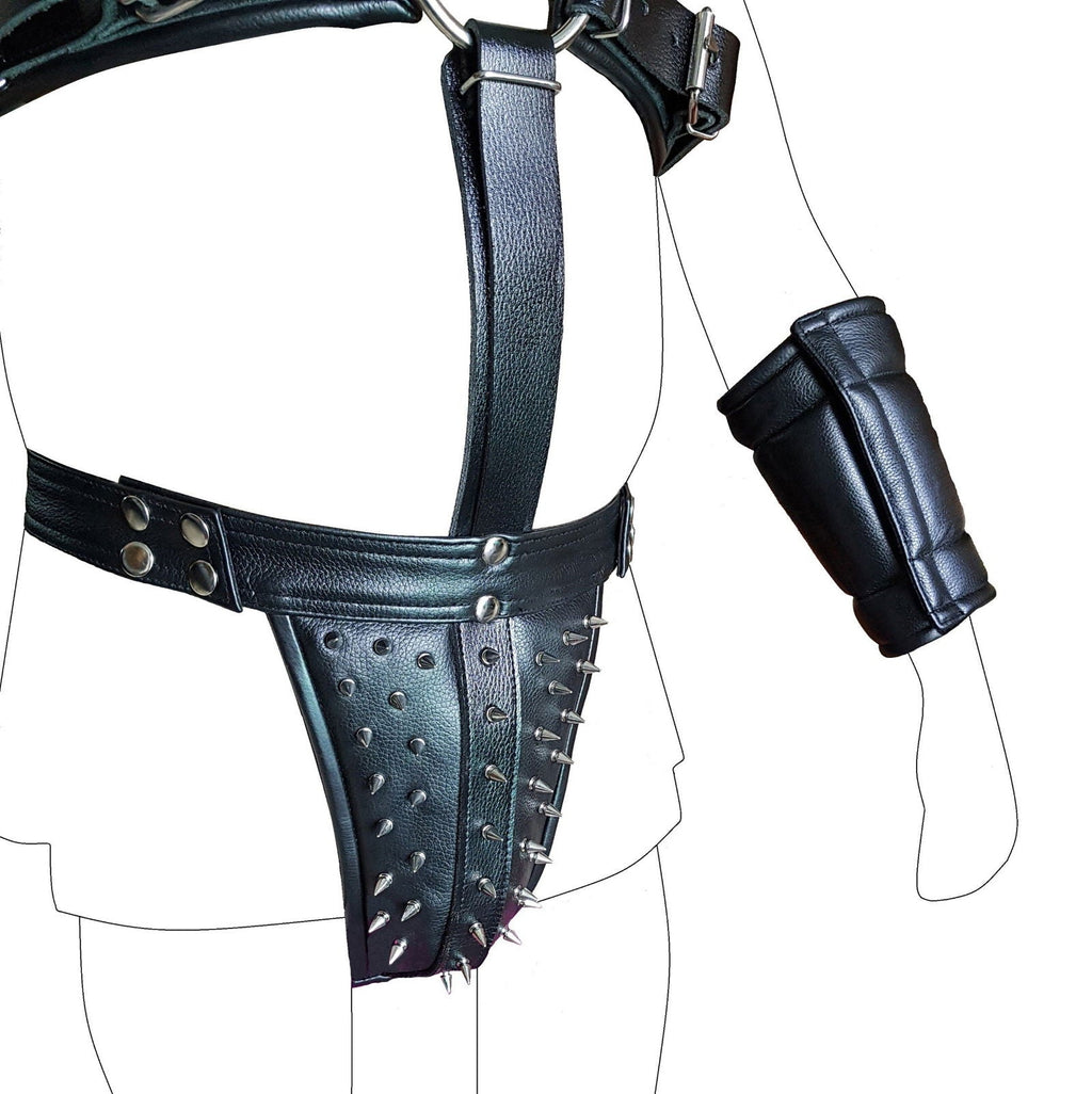 Men's Leather Roman Gladiator Set – Kilt, Harness & Gauntlets, view 3